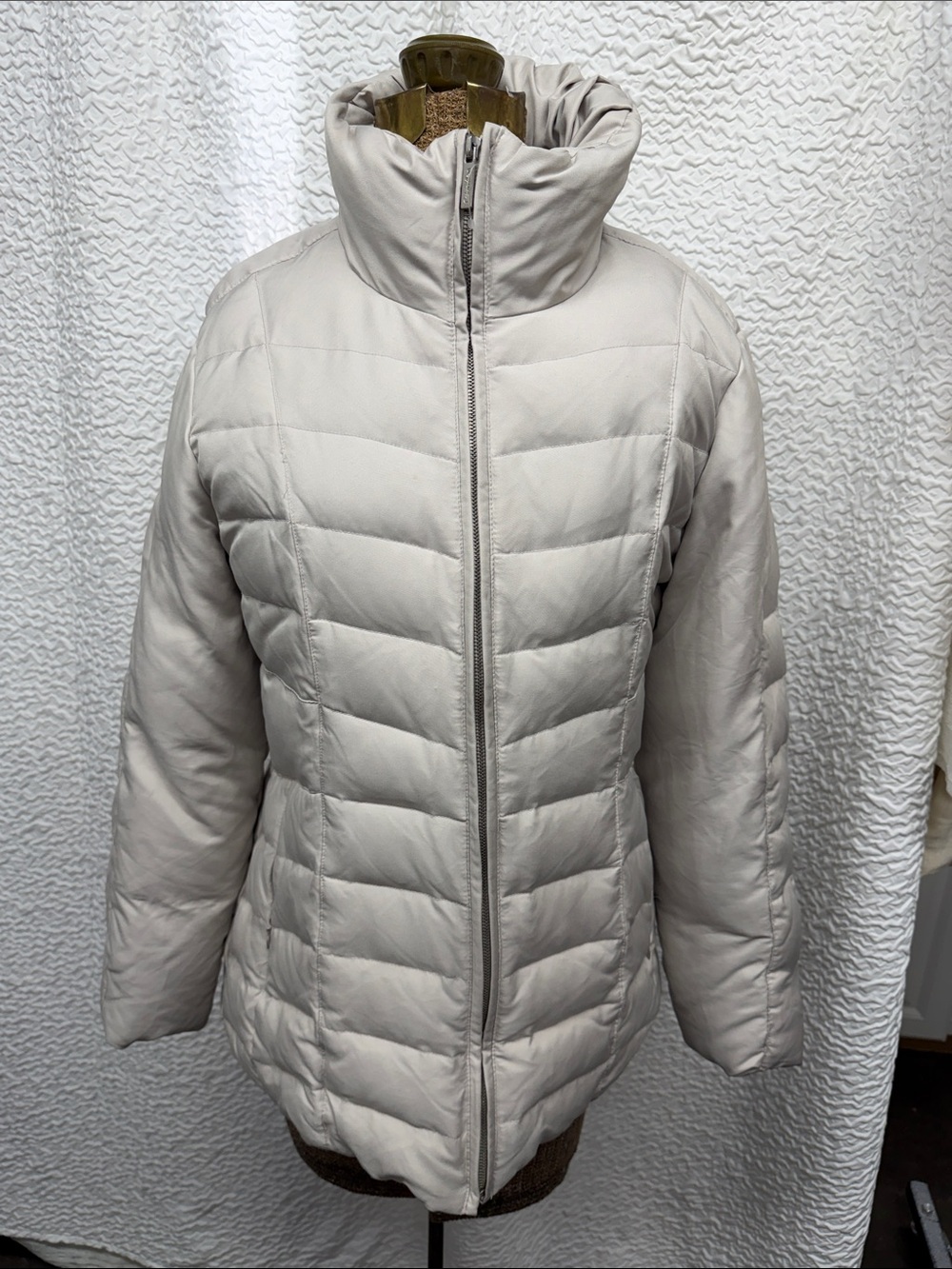 Calvin Klein Cream White Down Filled Chevron Quilted Puffer Jacket Coat M